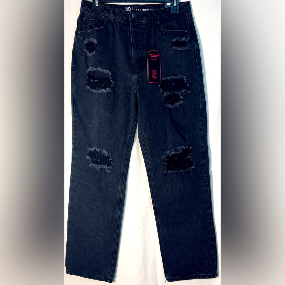 NoBoundaries Women Wash Black Distressed Super High Rise Straight Fit Jean Size6